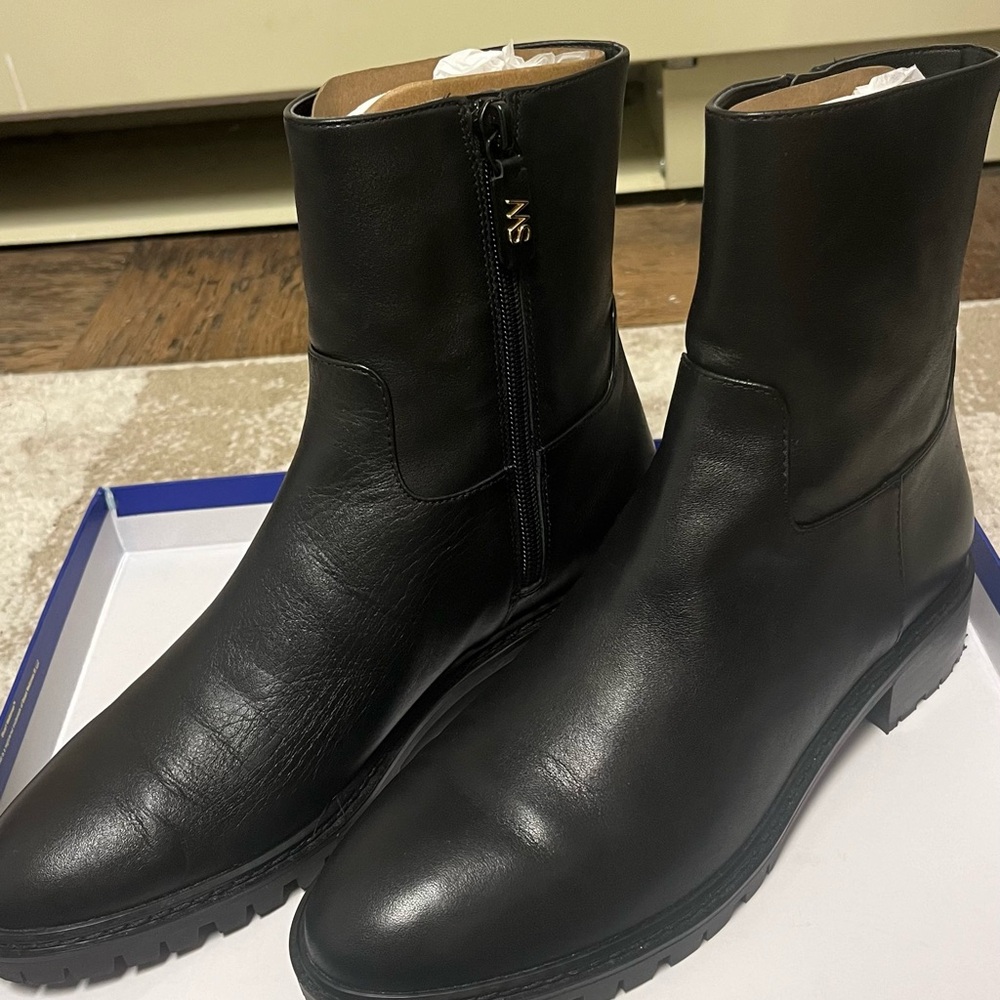 Stuart Weitzman Booties - Picture 2 of 4